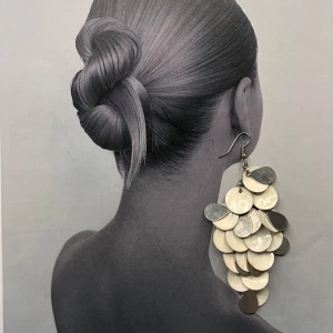 Örhänge- Silver & Vit  - (Kommer i par)