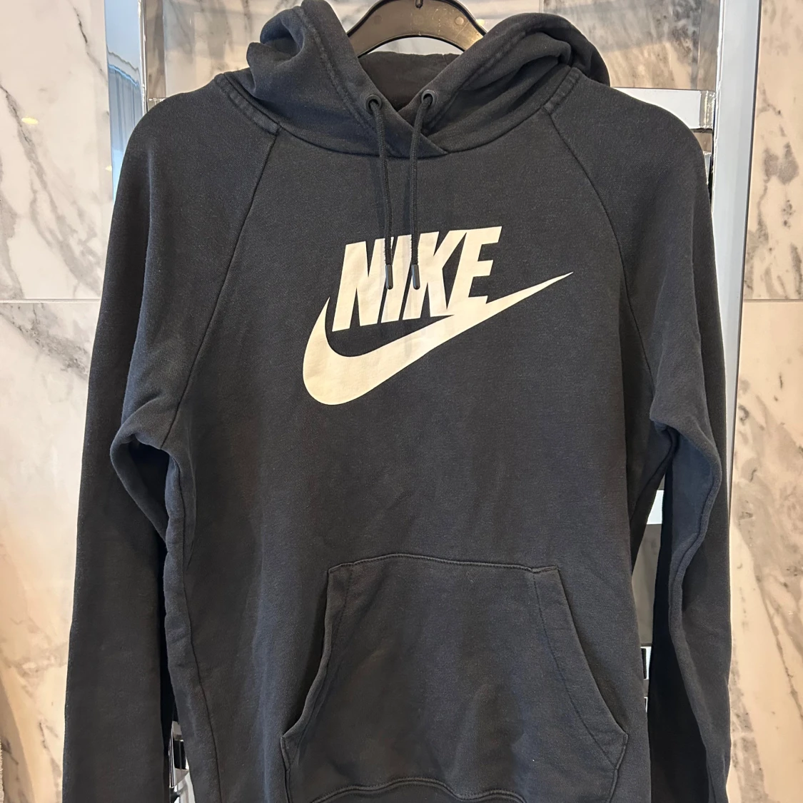 Svart hoodie från Nike