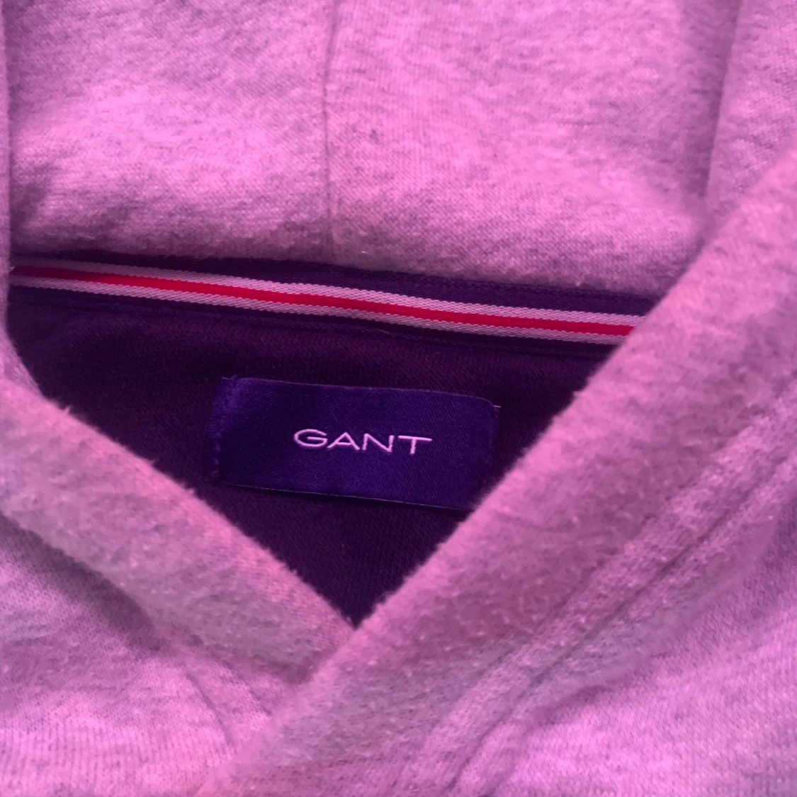 Grå hoodie från Gant - 2