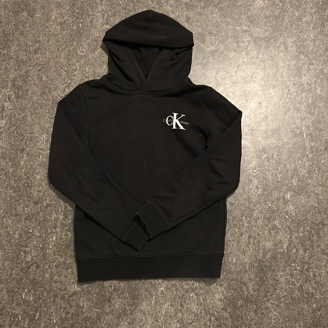Svart hoodie från Calvin Klein Jeans