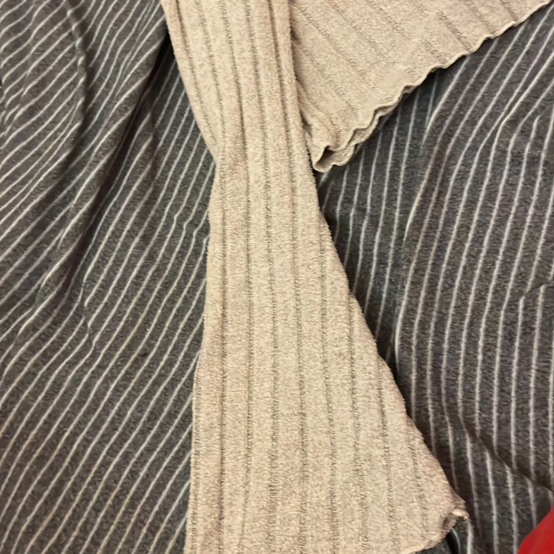 Beige ribbad tröja - 90