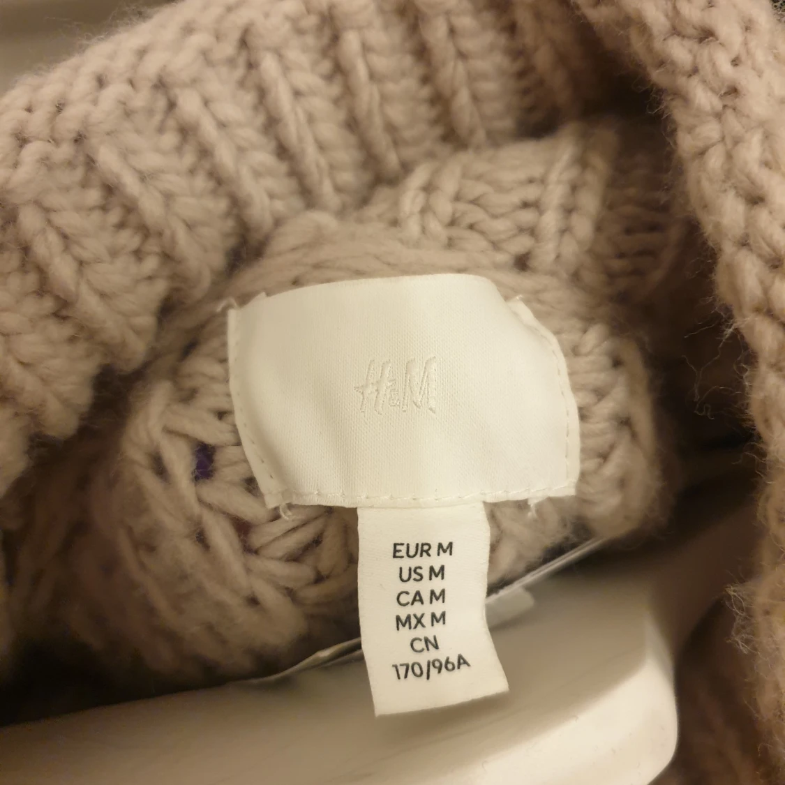 Beige stickad tröja från H&M - 91