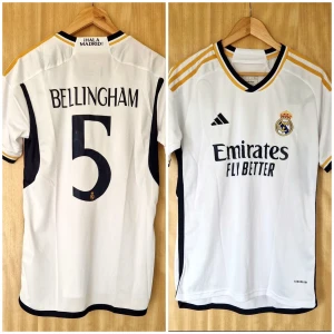 Real Madrid 23-24 tröja med Jude Bellingham på ryggen - Säljer av tröjor från min samling. Officiell tröja från Real Madrid och Adidas. Aldrig använt, väldigt bra skick. 