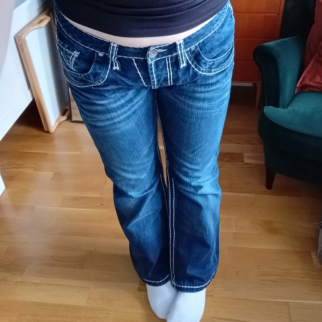 Blå contastitch jeans