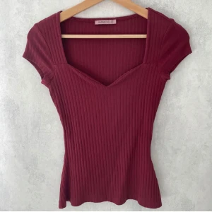 Anna field topp - (Lånade bilder) Använd ca 1gång så i nyskick 