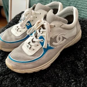 Chanel Runner Sneakers - Fint skick, var lite stora i fit på mig så de får tyvärr söka kärlek annanvart.