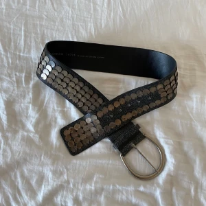 Stort vintage bälte äkta läder leather - 85 cm 💋