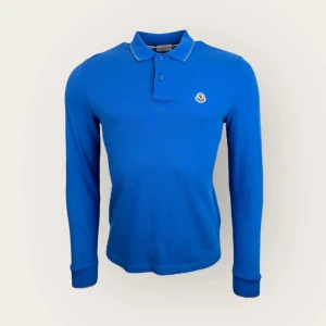 Moncler long sleeve polo  - En långärmad moncler piké i storlek S, 8,5/10 skick och pris kan diskuteras 