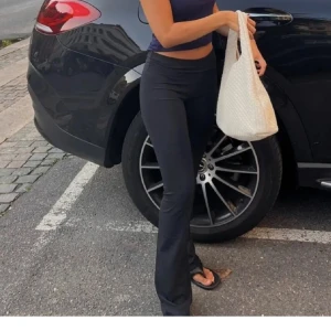 Yogapants - Svarta mjukis/ yogapants från Gina  Använda få gånger 