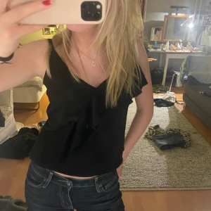 Festtopp  - Så fin festtopp från hm som tyvärr ej kommer till användning🙌🙌