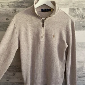 Ralph Lauren Halfzip  - Tja! Säljer en snygg halfzip från Ralph Lauren | Storlek S | Skick: 9,5/10