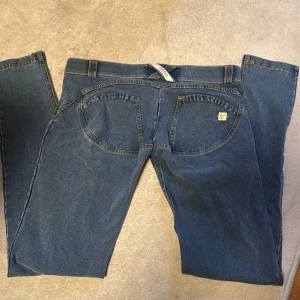 Freddy jeans - Freddy WR.UP jeans. Formar rumpan. Nypris var 1000kr.