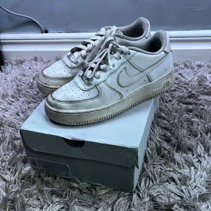 Air Force 1  - Hej, säljer dessa för jag nu köpt nya, hoppas någon intresserad😊