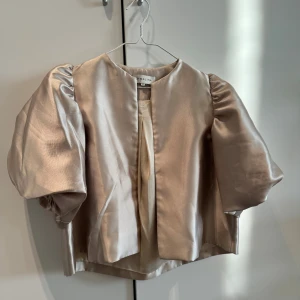 Cleo blus - Bymalina - Storlek Xs, aldrig använd. 