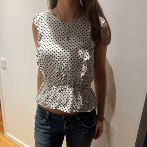 Prickig topp - Supersnygg! Den är inte struken på bilden💕
