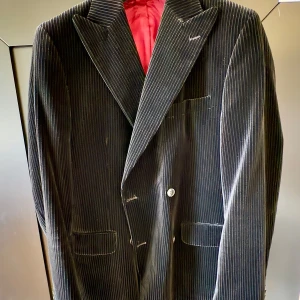 Black striped Blazer in velvet - Size 50. Material velvet. New