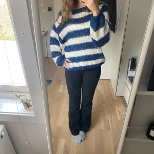 Design by si tröja - Jätte snygg stickad från design by si! Inte använd mycket och i bra skick. Storlek S ❤️