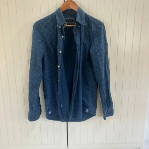 Massimo Dutti skjorta strl S - Bra skick  Storlek S