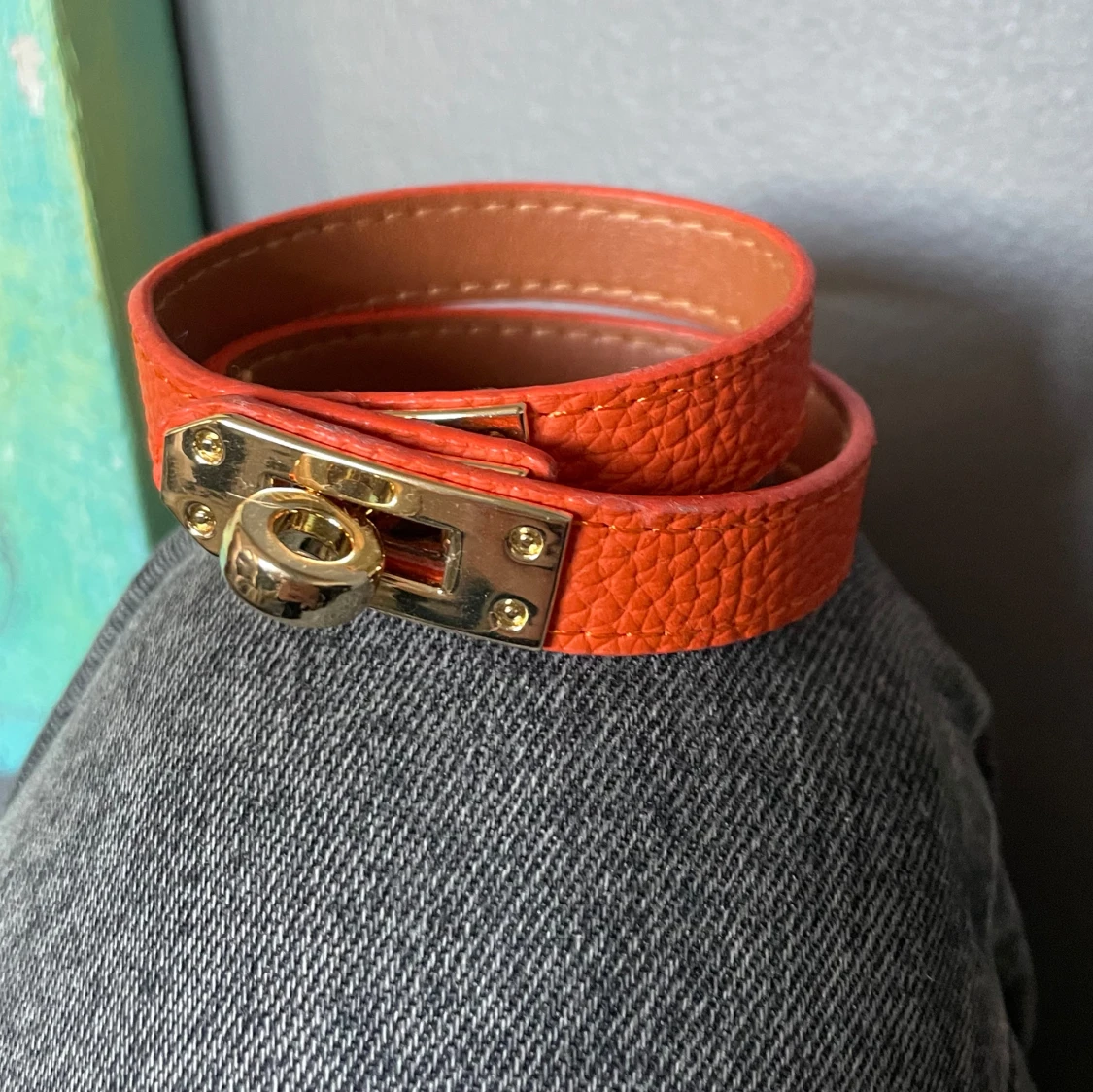 Orange H armband