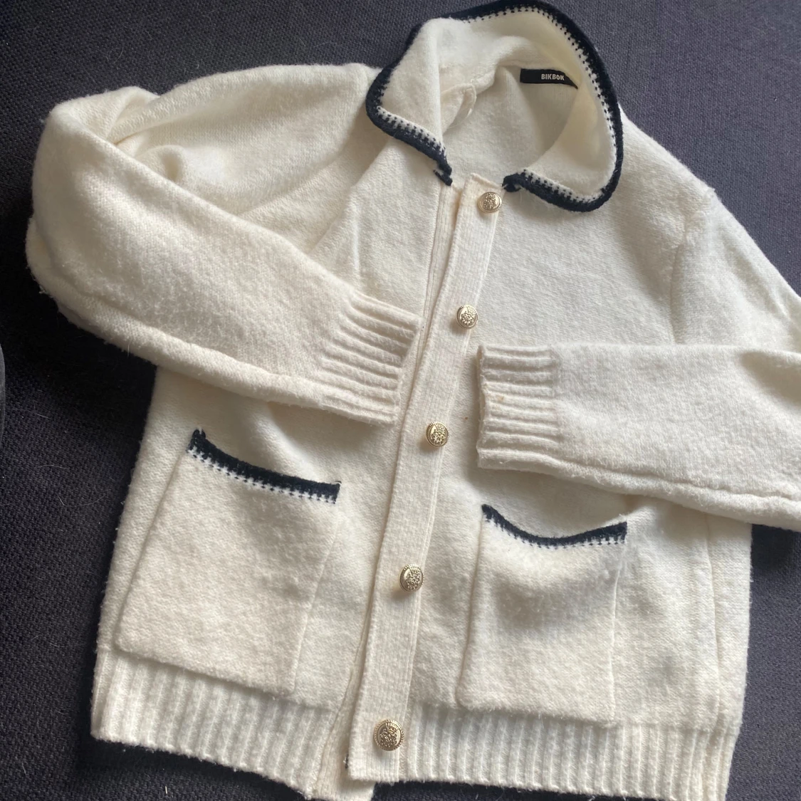 Vit kofta från Bik Bok