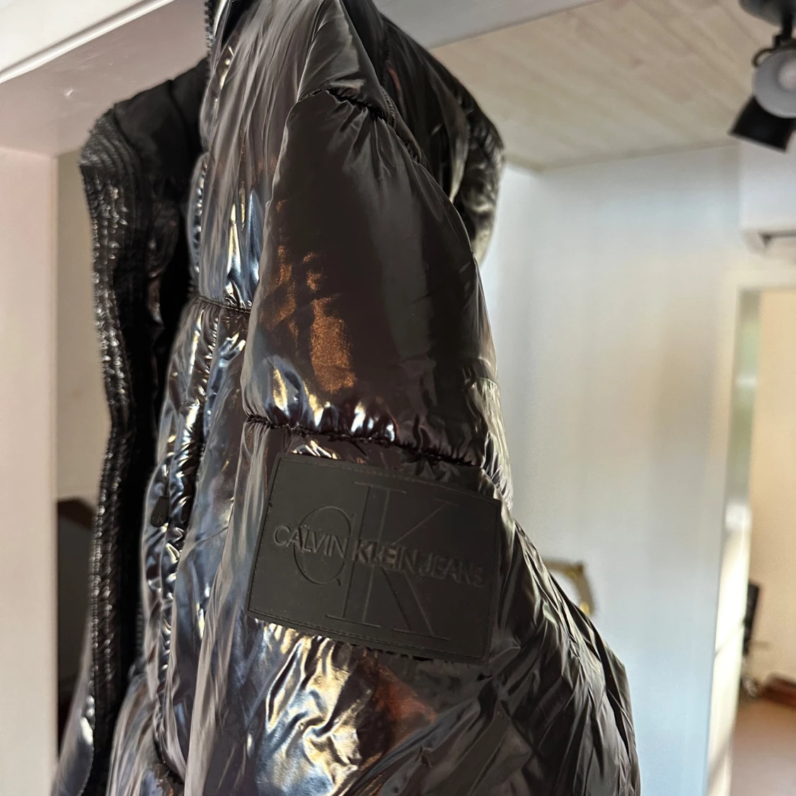 Calvin Klein glansig jacka  - 92