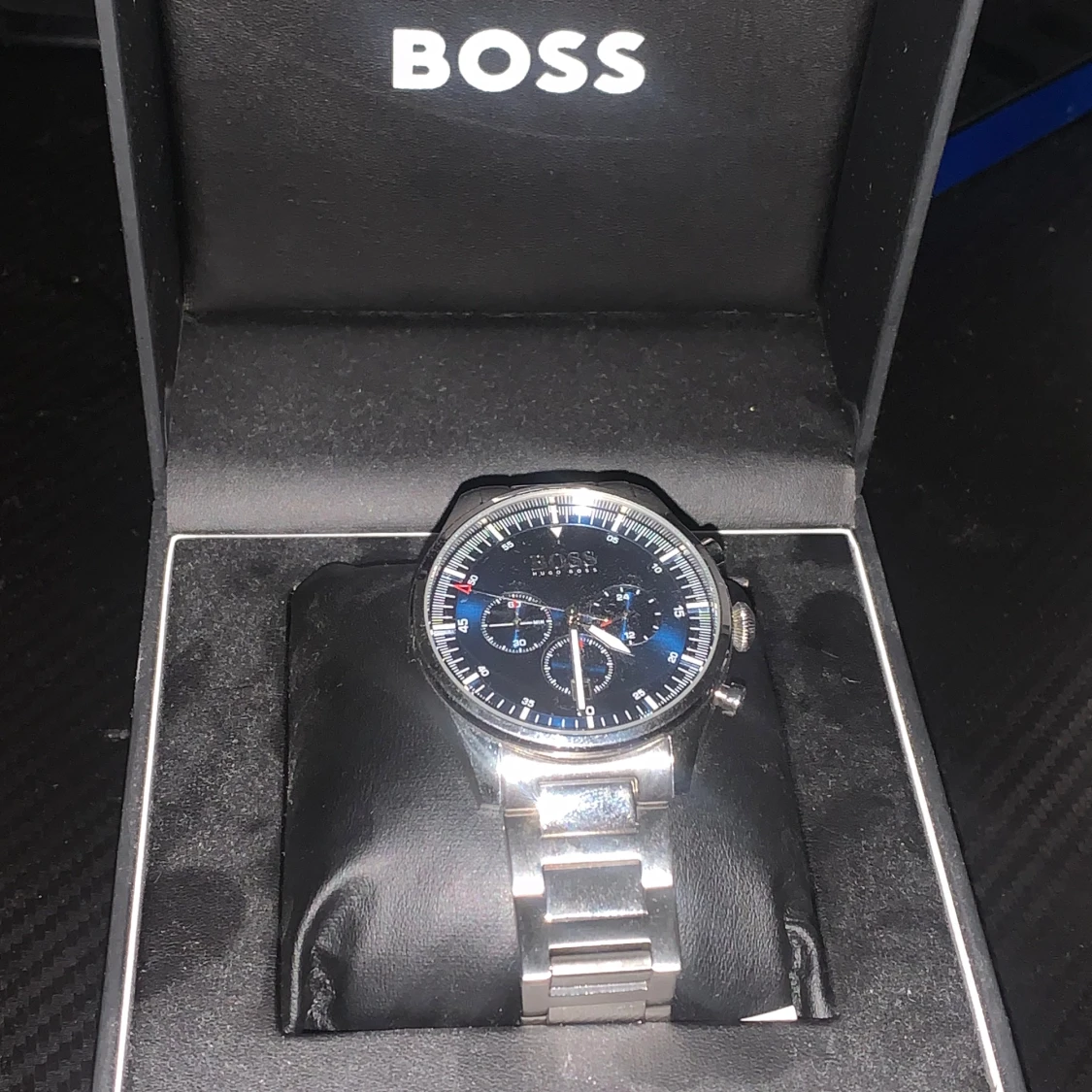 Silverfärgad klocka från Boss - 92