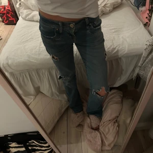 ltb jeans  - säljer dem här super snygga ltb jeansen! dem är i storlek 25/30 och är i gott skick! skriv för mer info & bilder🥰 mått: innerbenslängd cirka 80 midja cirka 38