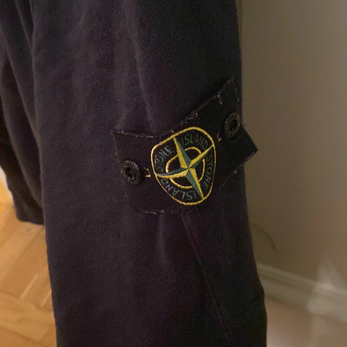 Svart zip hoodie från Stone Island - 90