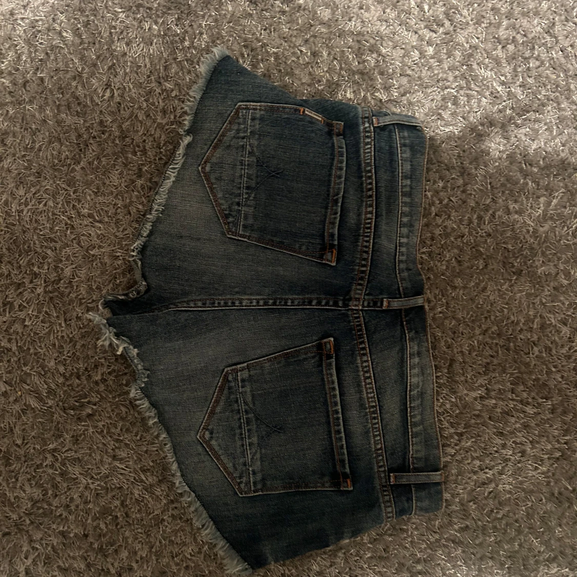 Mörkblå jeansshorts med fransar - 90