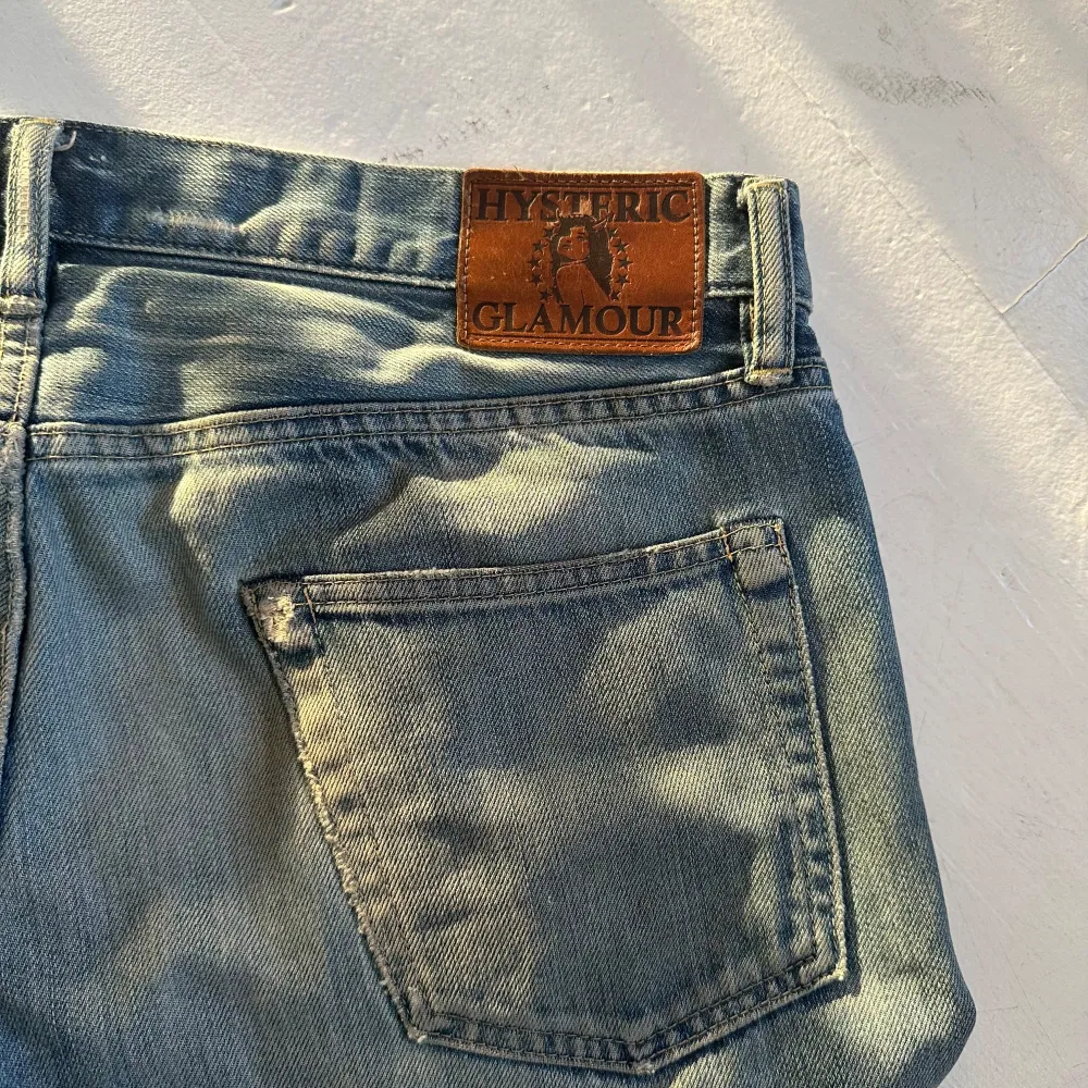 hysteric jeans, köpta på no cricket i sthlm. självklart äkta. skön passform o wash. kom privat vid frågor. tar emot byten o offers!. Jeans & Byxor.