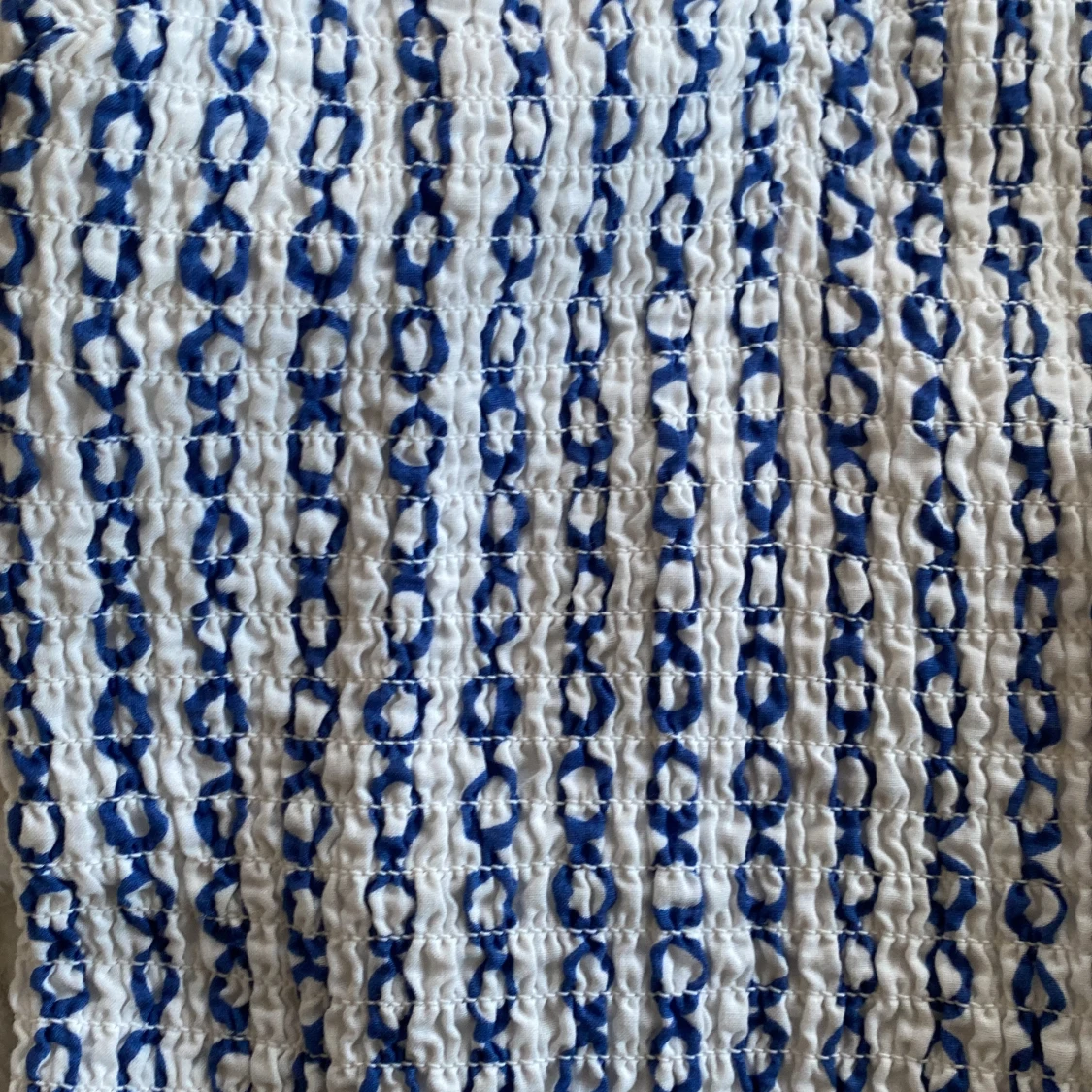 Blåvit klänning från Gina Tricot - 3