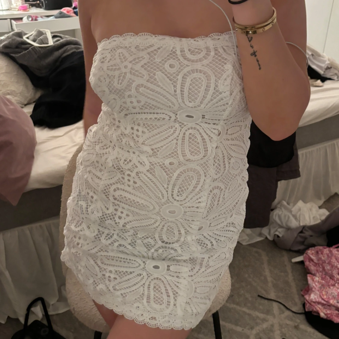 Vit spetsklänning - 90