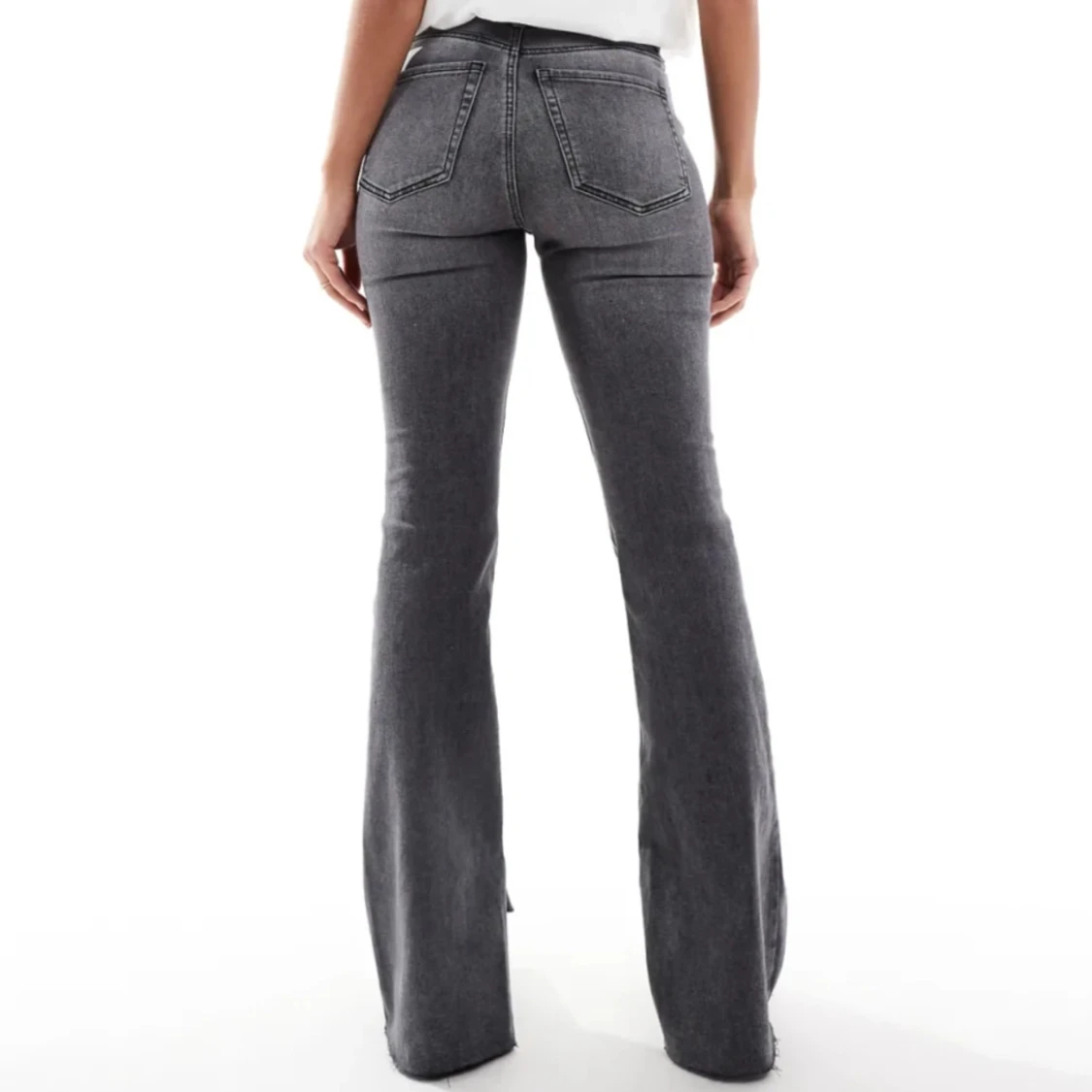 Stradivarius grå flare jeans - 2