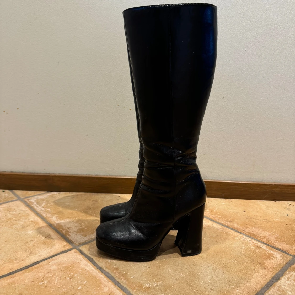 Svarta höga boots  - 90