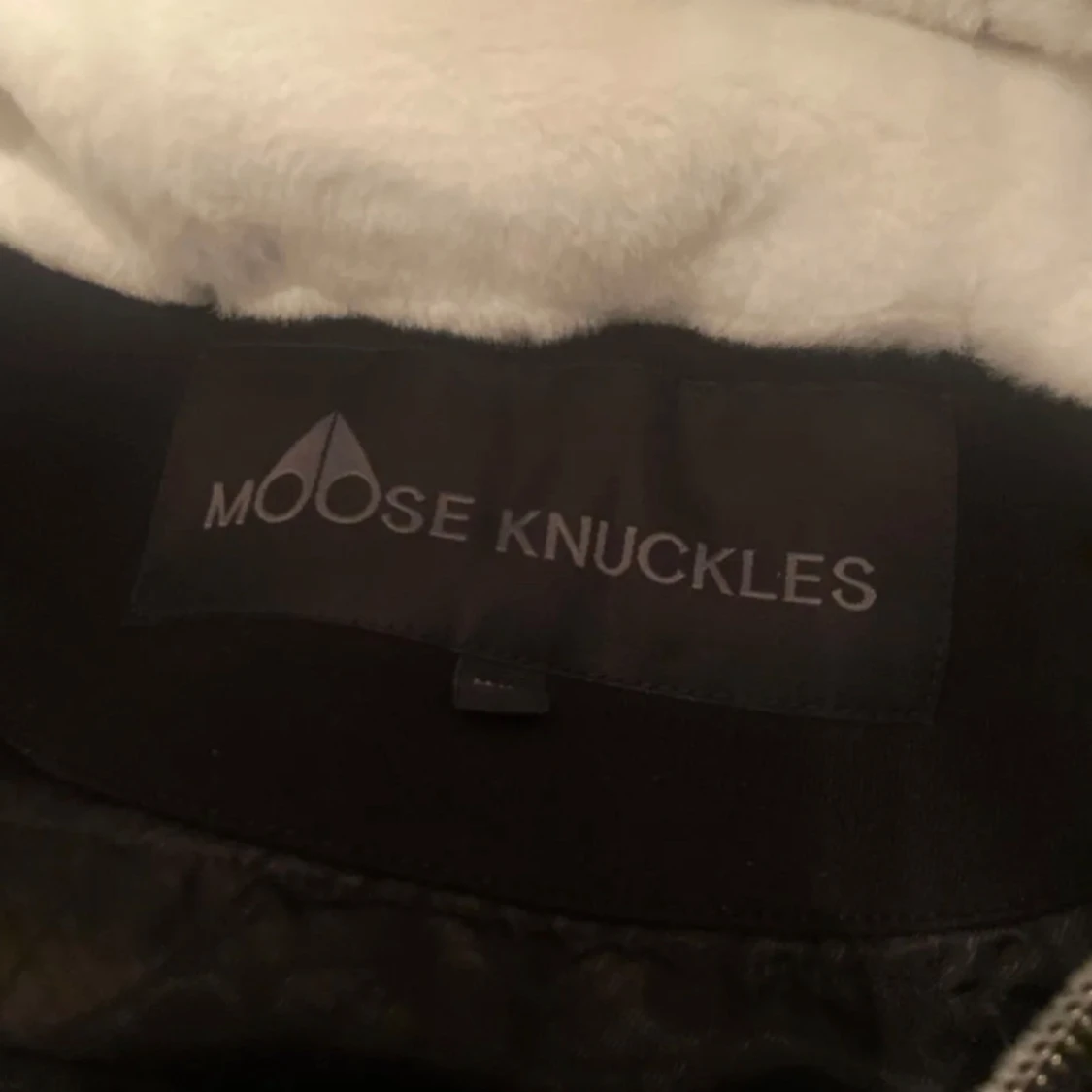 Svart jacka från Moose Knuckles - 90