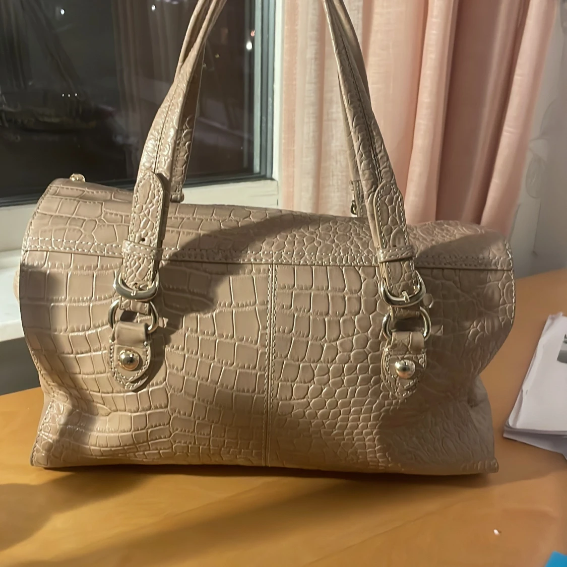 Gammelrosa/beige rymlig väska - 90