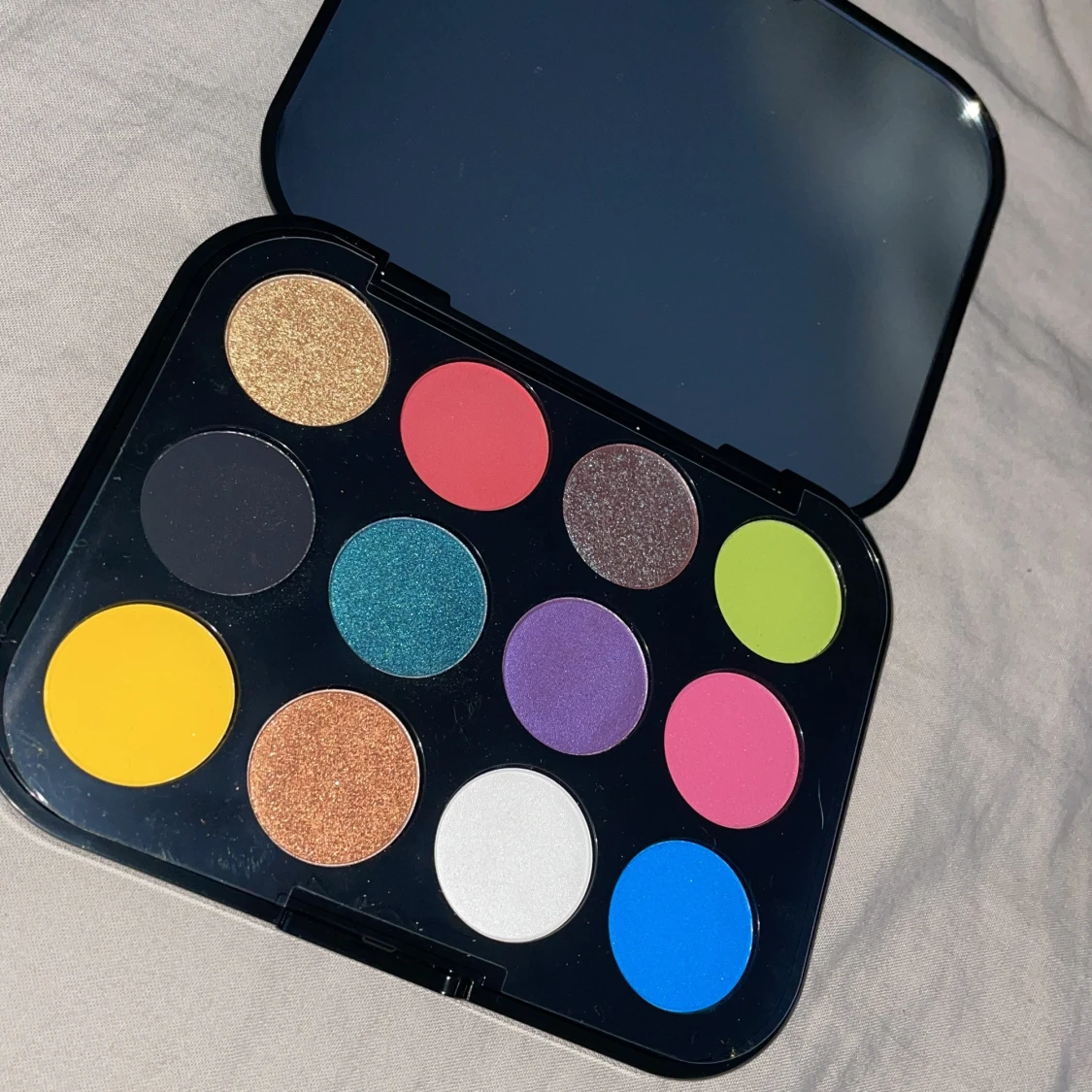 Ögonskuggspalett Connect in Colour från MAC - 91