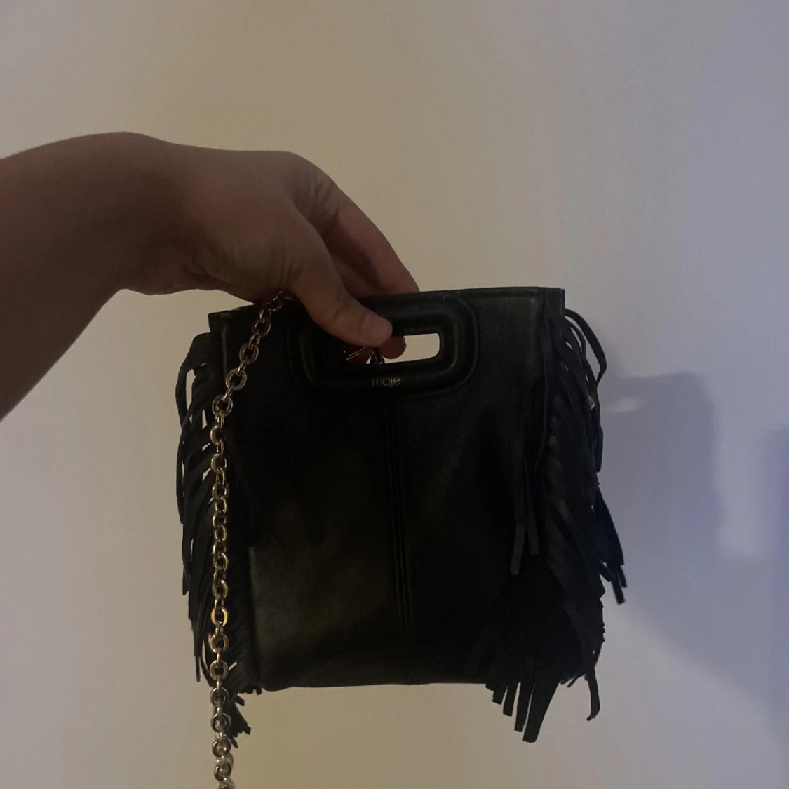 Svart axelväska med fransar - 93