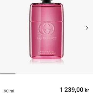 Gucci Guilty Absolute Pour Femme - Säljer en lyxig parfym från Gucci, Guilty Absolute Pour Femme. Det är ungefär 40-45ml kvar i flaskan. Perfekt för den som vill ha en doft som sticker ut och känns exklusiv. 