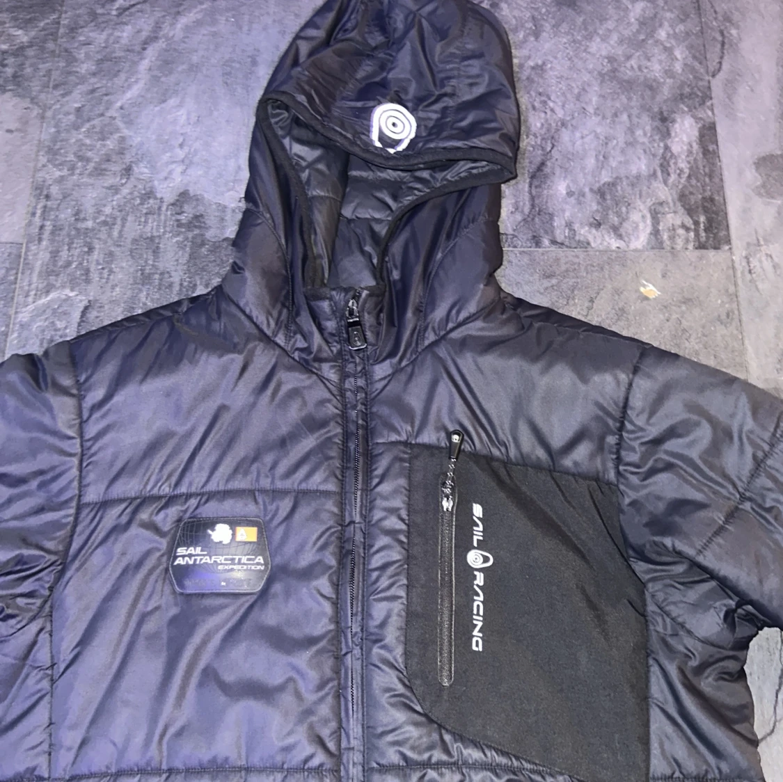 Svart pufferjacka från Sail Racing  - 90
