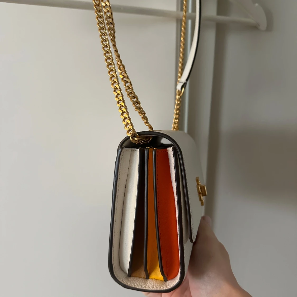 Vit axelväska från Tory Burch - 90