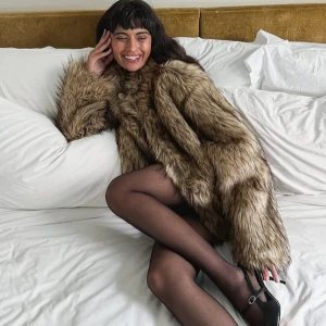 Brun pälsjacka - Pälsjacka i storlek M från NA-KD, helt oanvänd med lappar och allt kvar:) ordinarie pris 1199kr