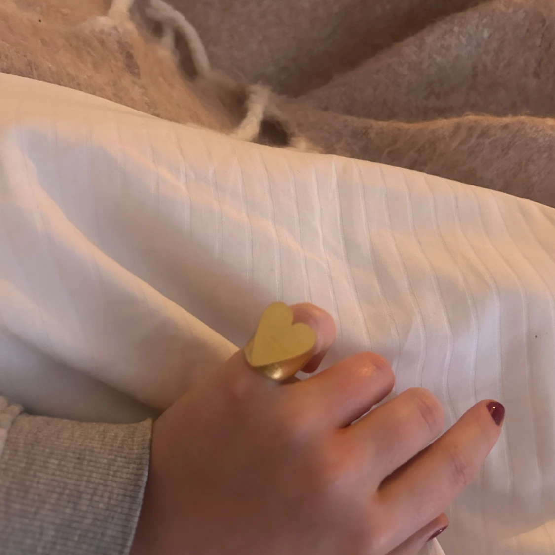 Guldfärgad ring med hjärta från Zadig & Voltaire