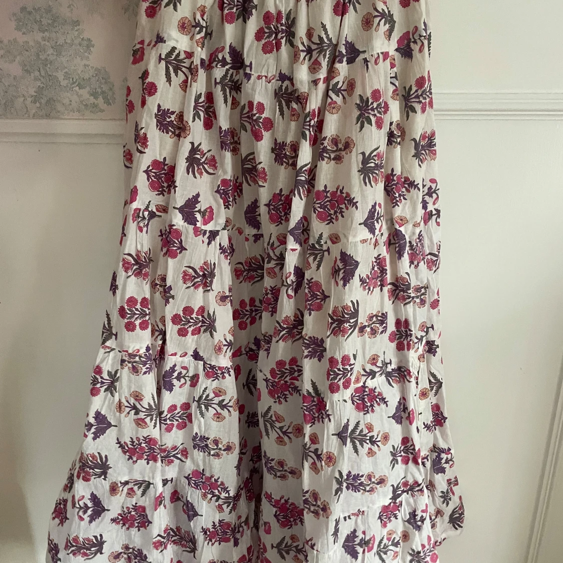 Blommig långkjol i bomull