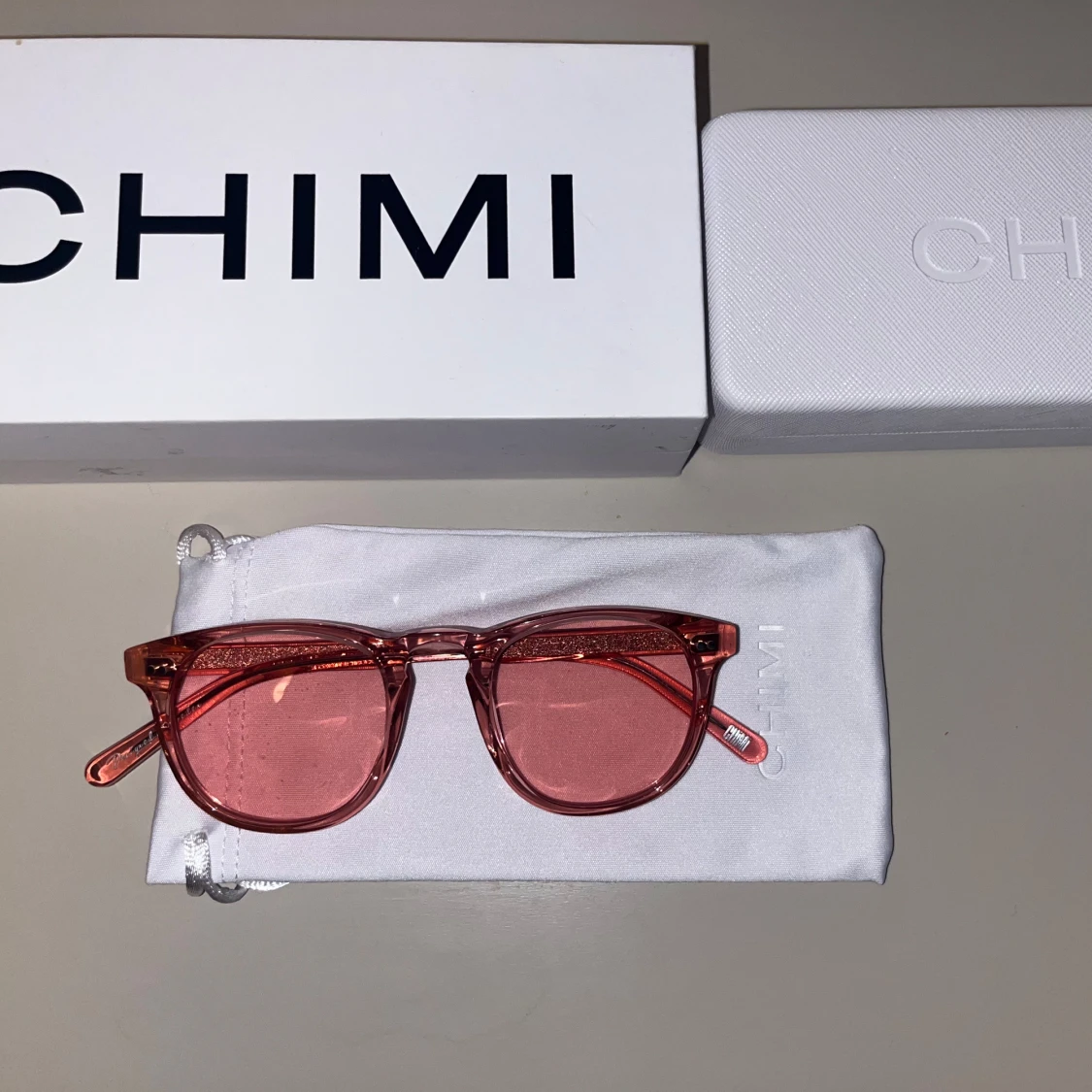 Rosa solglasögon från Chimi - 93