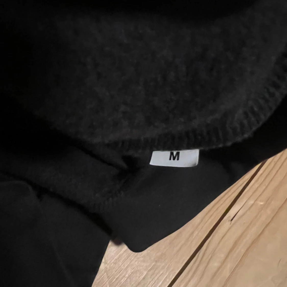 Svart hoodie från YOURTURN - 92