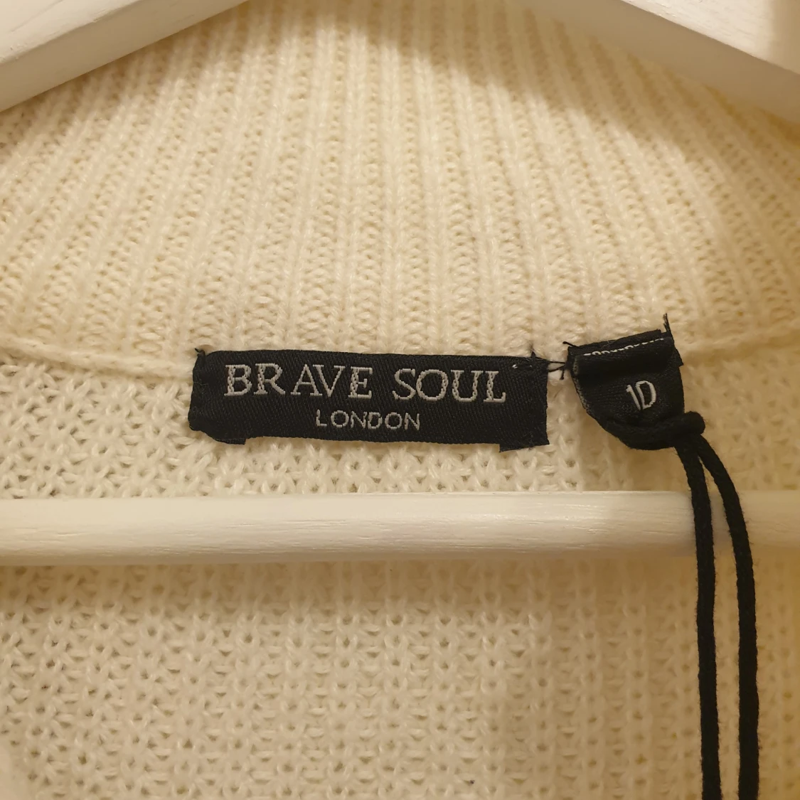 Vit stickad tröja från Brave Soul - 92