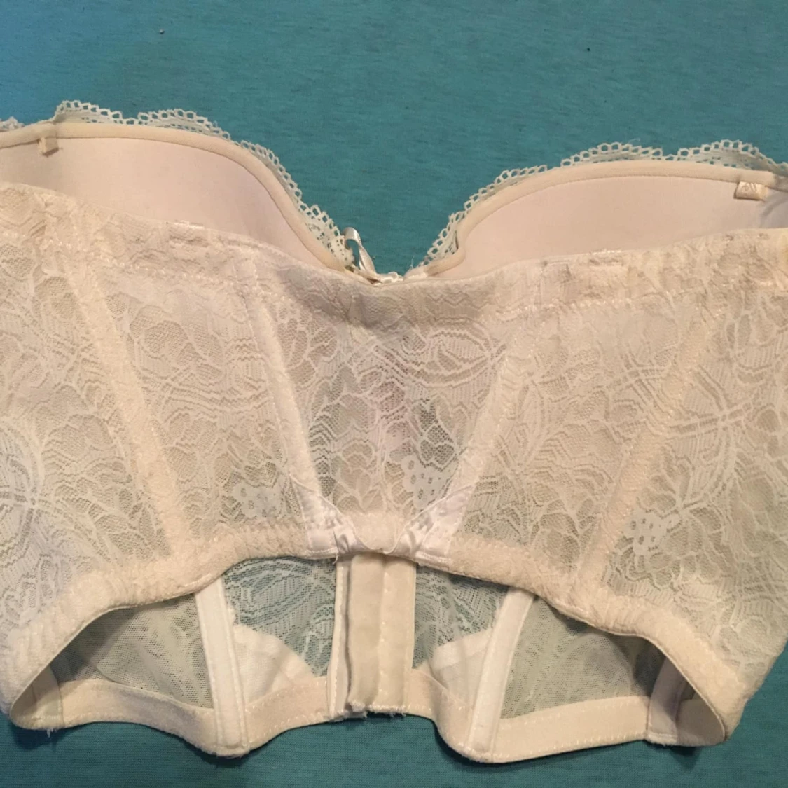 Vit spetskorsett från Bella M 75C - 2