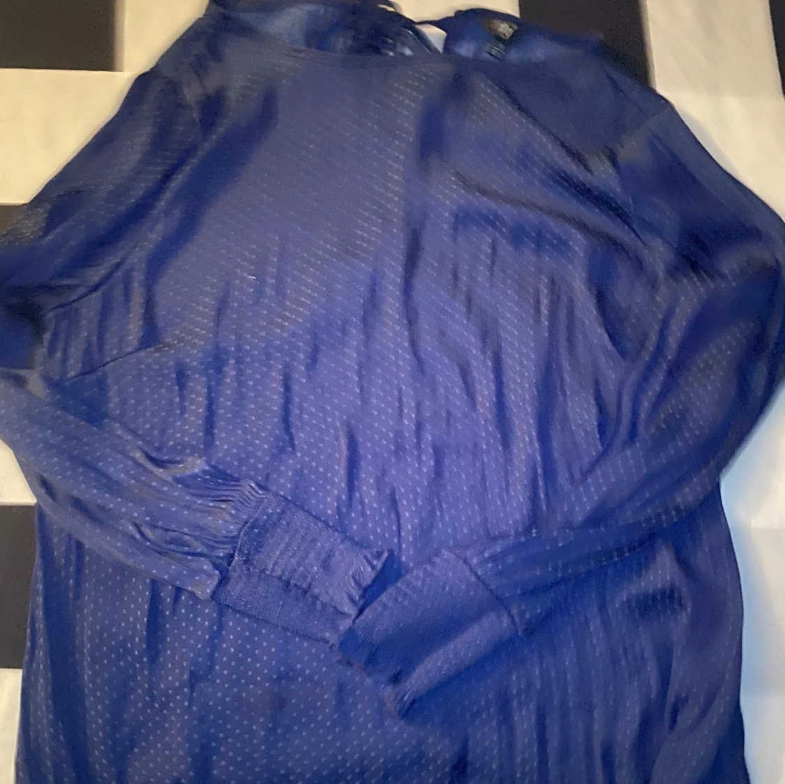 Mörkblå blus med knytning - 91