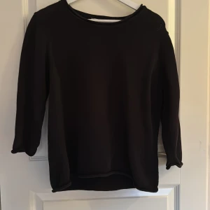 Basic trekvartsärmad - Så snygg trekvartsärmad tröja! Strl 44 men mycket liten i storleken och sitter perfekt på mig som vanligtvis har xs-s💞💞